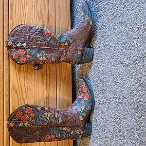 Embroidered Lane Cowgirl Boots